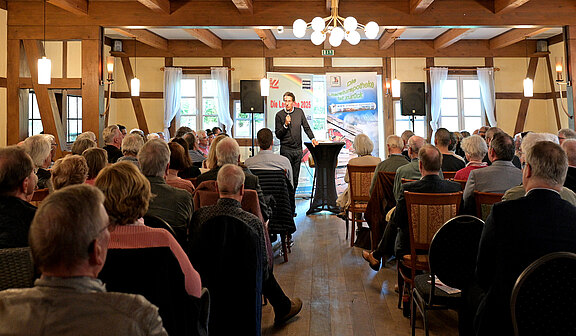 202605_Nida-Ruemelin3.jpg